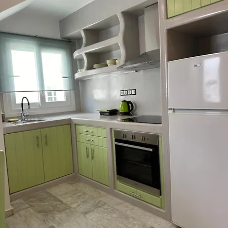 Aphrodite & Hotel 2*