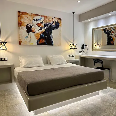 Aphrodite & Hotel Chora (Ios)