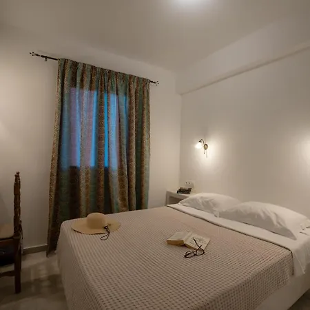 Aphrodite & Hotell 2*