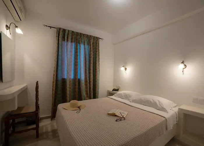 Aphrodite & Hotell 2*